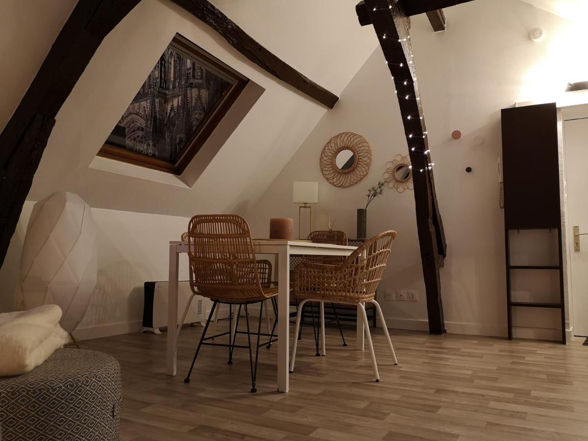 Logement Cosy Renove Au Pied De La Cathedrale Avec Climatisation Реймс Экстерьер фото